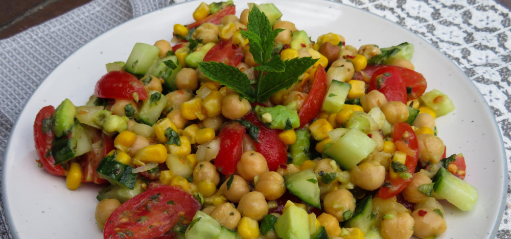 Garbanzo - Chickpea salad with homemade vinaigrette - banner image